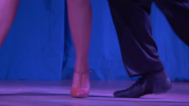Dancing legs in slow motion 180fps