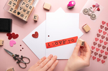 Obraz premium Process of making Valentine's Card