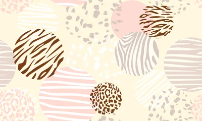 Fotobehang Naadloze herfst Abstract geometric seamless pattern with animal print and circles.  © kornetka