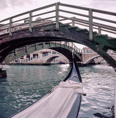 Venezia. Dorsoduro. Gondola verso Tre Ponti sul Rio Novo
