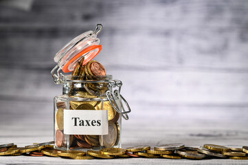 argent banque pauvreté euro taxe epargne salaire pension prix cout budget