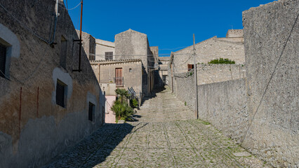 View of alley of Erice, Trapani, Sicily, Italy. - obrazy, fototapety, plakaty