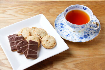 ティータイム　お菓子　ビスケット