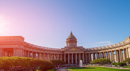 Naklejka premium Kazan Cathedral in St. Petersburg under a blue sky and summer sunny day. St.Petersburg architecture andmuseums. Concept of travel around the world.