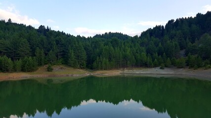 Naklejka premium lake in the mountains