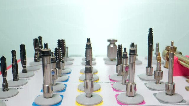 Tracking Macro Shot Set of drill nozzles for a dental bur machine for implants