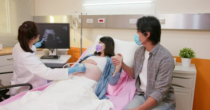 pregnant woman have ultrasound scan