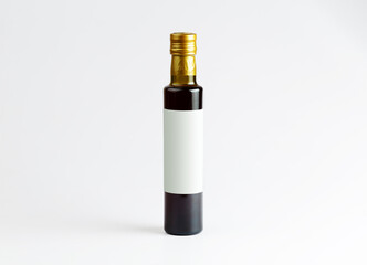 Obraz na płótnie Canvas Olive oil bottle on white background