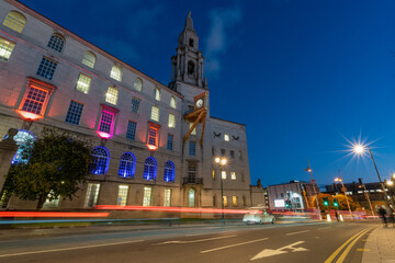 Fototapeta na wymiar Leeds Civic Hall on Millennium Square