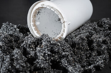 Internal filling of activated carbon water filter