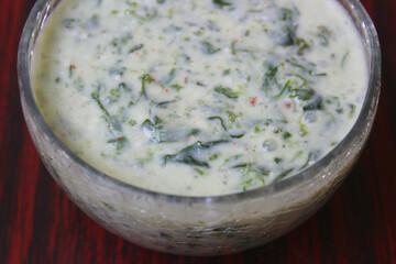 Bathua raita in a bowl