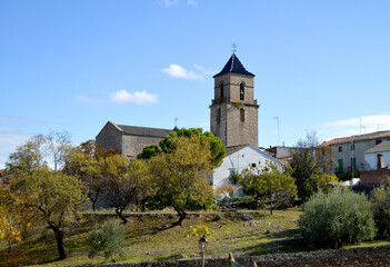 Fototapeta na wymiar Vista de Castellar con la Iglesia de la Encarnación en la provincia de Jaén, España. Pueblos de la Comarca del Condado en Jaén.