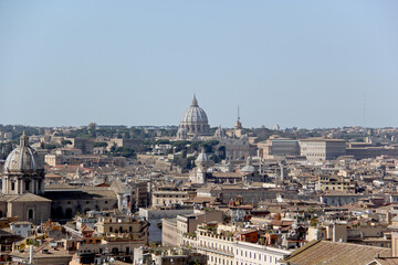 Fototapeta na wymiar View of the city of Rome rooftops