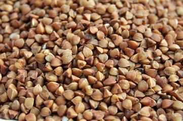 Dry threshed buckwheat groats