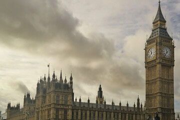 Fototapeta na wymiar England - London with the iconical Parlament and the Big Ben