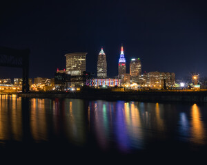 Fototapeta na wymiar Cleveland Night Skyline Cuyahoga River