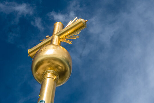 Zugspitze, Summit cross golden, Wetterstein Mountains, Germany, East Summit