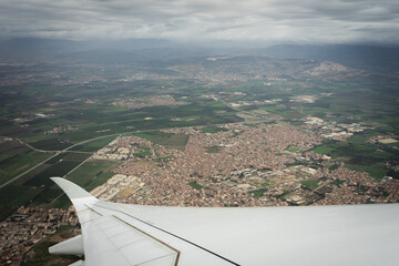 Fototapeta na wymiar city view from the plane 