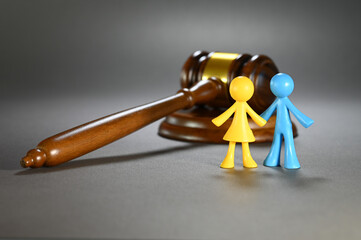 Justice loi regle juge jugement proces avocat gens famille separation divorce