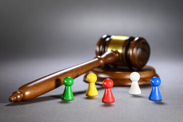 Justice loi regle juge jugement proces avocat gens famille separation divorce