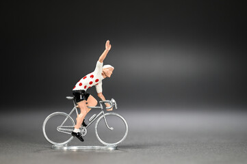 sport cycliste cyclisme course vainqueur velo jaune tour France montagne maillot pois  - obrazy, fototapety, plakaty