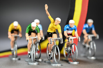 sport cycliste cyclisme course vainqueur velo jaune tour France Belgique belge - obrazy, fototapety, plakaty