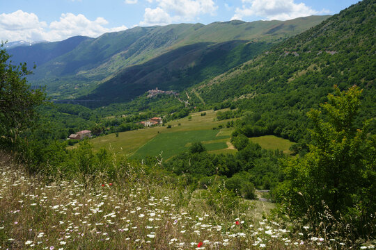 Landscape of Valle Peligna, Abruzzo, near Raiano and Anversa