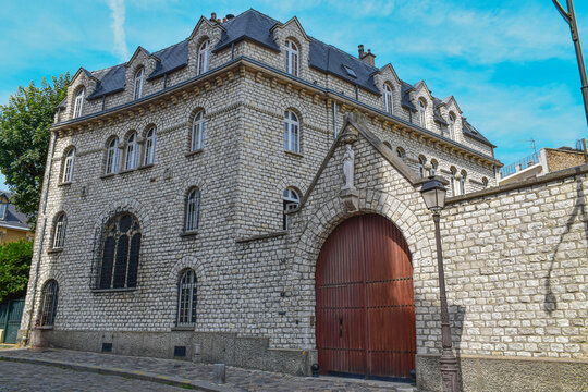 Carmel de Montmartre, comunidad de monjas situado detr&aacute;s de la bas&iacute;lica del sagrado coraz&oacute;n de Paris, Francia