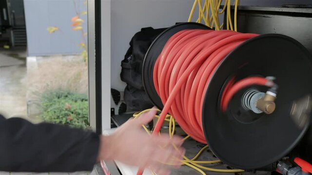 Using a osmosis water hose reel
