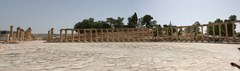 Fototapeta na wymiar Panorama ruine romaine de Jerash, Umm quais