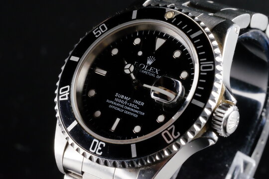 Rolex Submariner swiss luxury vintage watch 16610