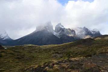 Papier Peint photo autocollant Cuernos del Paine Paysage de Patagonie avec Cuernos del Paine en arrière-plan, Chili