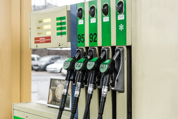 Service for refueling vehicles and cars with gas, gasoline and fuel oil