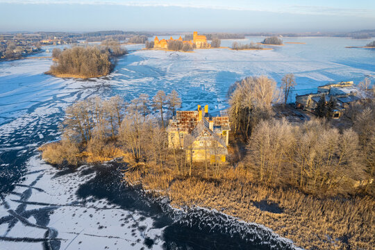 Aerial winter sunny day view of frozen Galve lake in Trakai, Lithuania © Top Lithuania