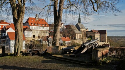 Burgrondell mit F&uuml;geler-Kanone in Warburg