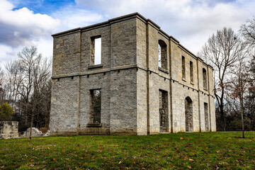 Fototapeta na wymiar The ruins of the Hermitage in Dundas Valley in Hamilton,Ontario during an autumn day.