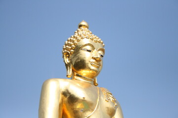 Fototapeta na wymiar Bouddha triangle d'or
