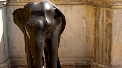 L'éléphant à trois têtes Airavata