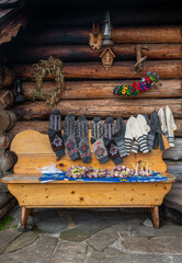 tradycyjne, wełniane skarpety ręcznie robione z owczej wełny na Podhalu. Polska - obrazy, fototapety, plakaty