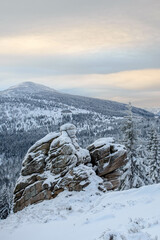 Zimowy, mroźny poranek w Karkonoszach.