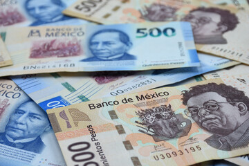 Obraz na płótnie Canvas New and old design of Mexican five hundred Pesos