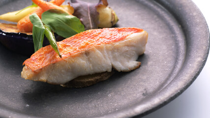魚料理・レストラン・盛り付け