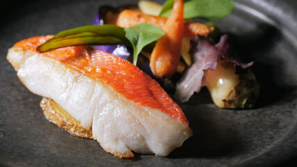 魚料理・レストラン・盛り付け