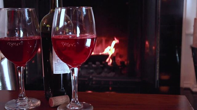 Fireplace Wine
Static MedWide Wine and Fireplace in BG 5sec