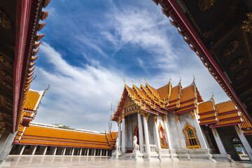 Fototapeta na wymiar The Marble Temple, Wat Benchamabopit Dusitvanaram in Bangkok, Thailand