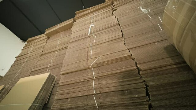 Lots of cartons for packing in stock. Self-assembled cardboard boxes