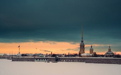 Fototapeta premium Panoramic view of the Peter and Paul Fortress in St. Petersburg in winter early in the morning. Attraction of St. Petersburg, Russia.