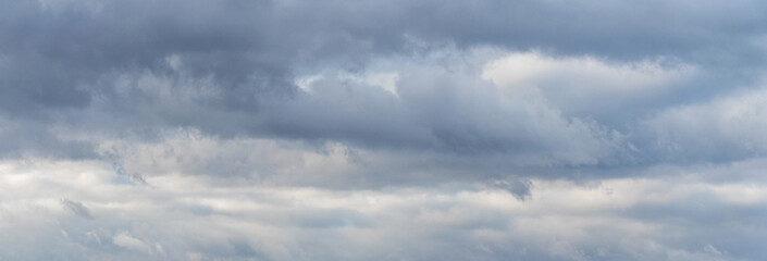 Obraz premium Sky with gray heavy clouds, blank for design