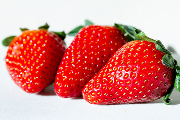 Fresas y arándanos