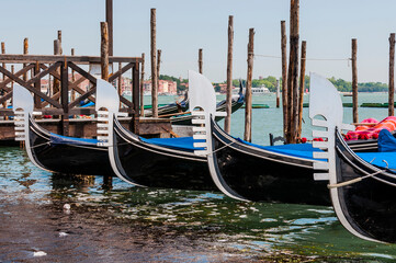 Venedig, venezianische Gondel, Gondel, Kanal, Gondelfahrt, Gondolieri, Canale Grande, Touristen,...